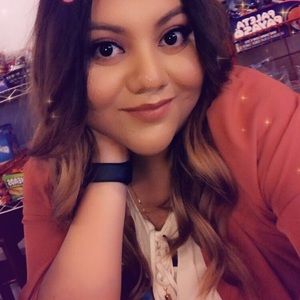 Meet your Posher, Alma